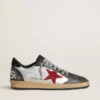 Ball Star LTD para hombre en cuero laminado plateado con estrella de gamuza roja e inserciones negras