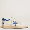 Ball Star para mujer en napa blanca con estrella y lengüeta en el talón de cuero azul brillante metalizado