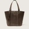 Bolso 24/7 East West en cuero marrón oscuro con efecto desgastado