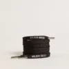Cordones de algodón negro con logotipo plateado en contraste