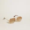 Gafas de sol estilo aviador con marco en oro rosa y lentes color miel