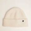 Gorro de lana blanco con estrella negra