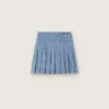 Minifalda plisada para niñas «Journey» en chambray de algodón azul claro con logotipo bordado