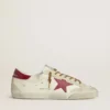 Super-Star para hombre con estrella de cuero rojo e inserciones de gamuza beige