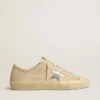 V-Star para mujer en gamuza color perla con estrella de cuero metalizado plateado