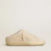 Zapatilla Super-Star Sabot para mujer en lona beige con abalorios bordados y estrella de gamuza beige