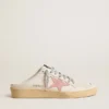 Zapatos tipo sabot Ball Star en napa blanca con una estrella de cuero rosa antiguo