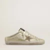 Zapatos tipo Super-Star Sabot en cuero con lámina de platino y estrella de gamuza beige