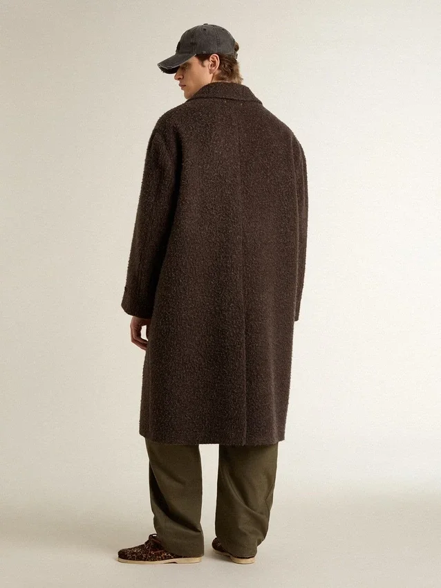 Abrigo Journey de un solo pecho para hombre, en mezcla de lana arrugada con broche floral