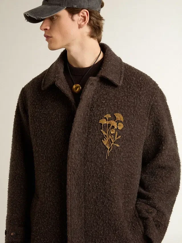 Abrigo Journey de un solo pecho para hombre, en mezcla de lana arrugada con broche floral