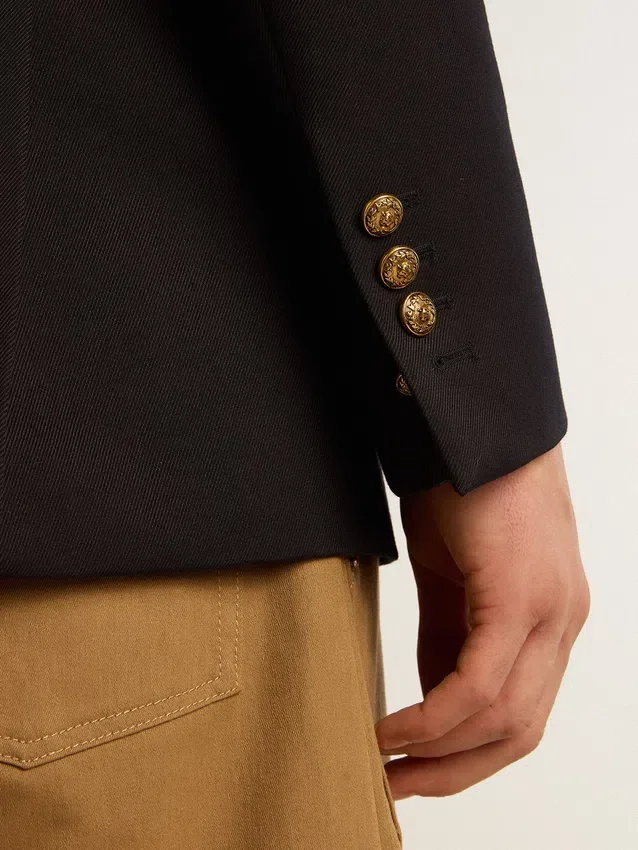 Americana de doble botonadura para hombre en azul oscuro