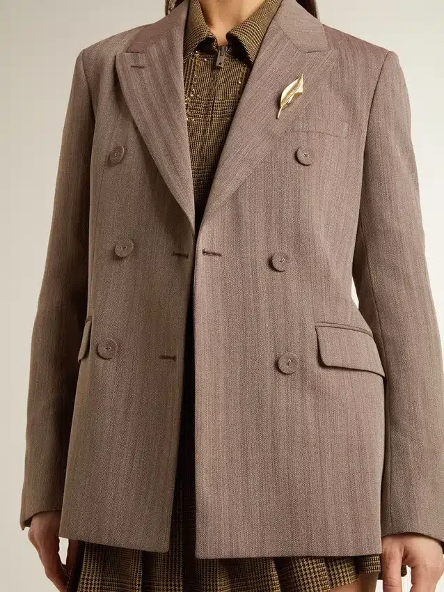 Americana de doble botonadura para mujer en mezcla de lana con diseño de chevron beige