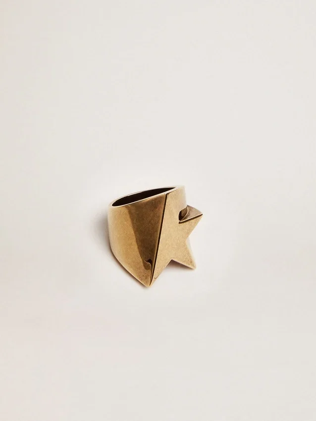 Anillo en color oro antiguo