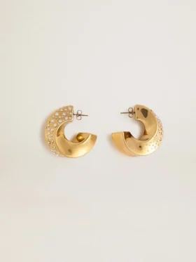 Aretes de aro dorados con cristales