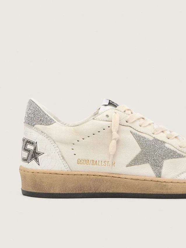Ball Star blancas con una estrella de cristal Swarovski y lengüeta en el talón