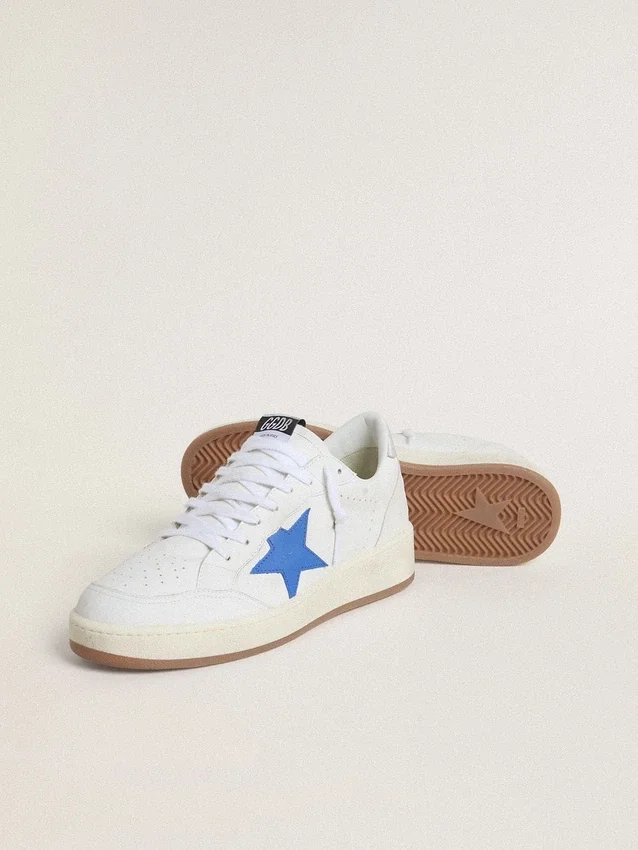 Ball Star con estrella de cuero azul claro y lengüeta en el talón de cuero con lámina plateada