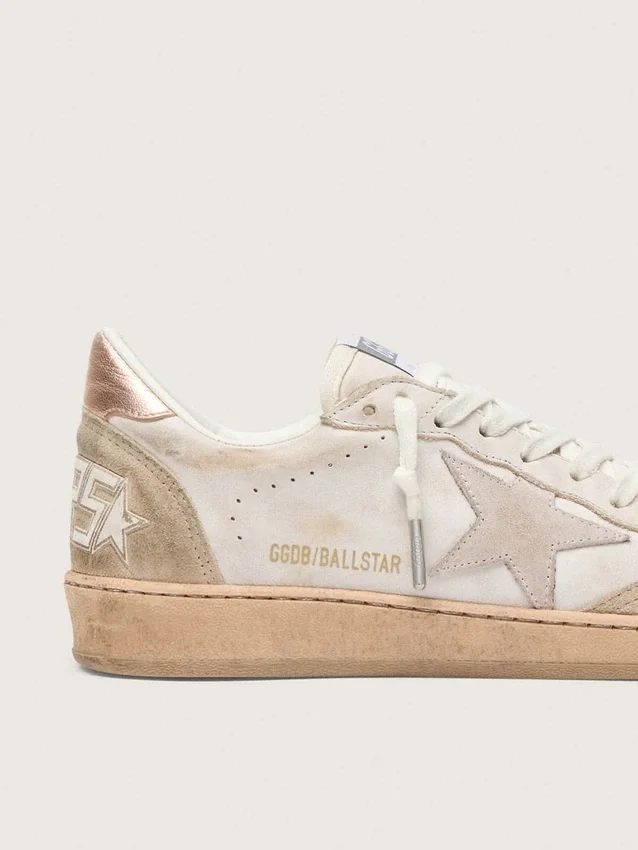Ball Star con estrella de gamuza rosa, bordes con purpurina plateada y lengüeta del talón en oro rosa