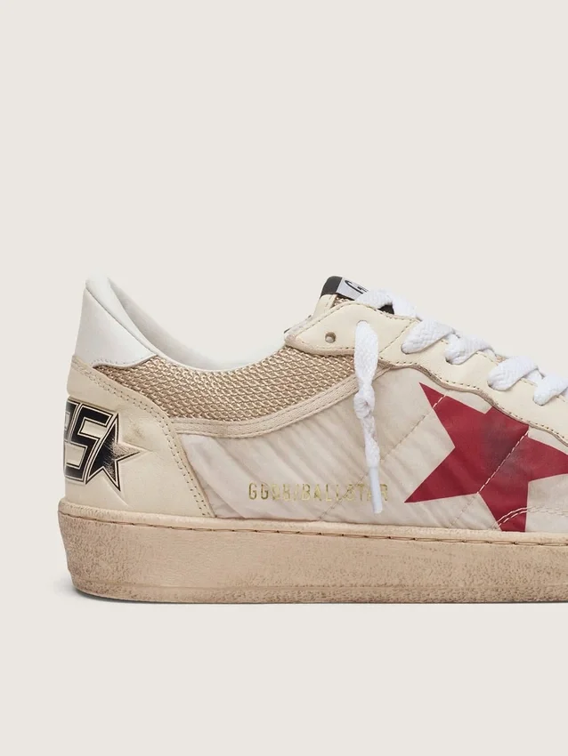 Ball Star en nylon y malla blanca con estrella de nylon roja y lengüeta del talón de cuero blanco