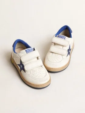 Ball Star Junior con estrella de cuero azul metalizado y lengüeta en el talón