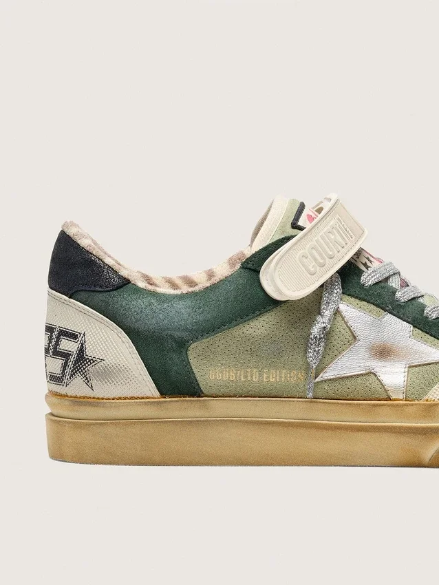Ball Star LAB para mujer en gamuza verde con estrella de cuero plateada y lengüeta del talón de gamuza negra