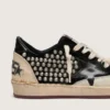 Ball Star LAB para mujer en gamuza negra con tachuelas y estrella de cuero negro brillante