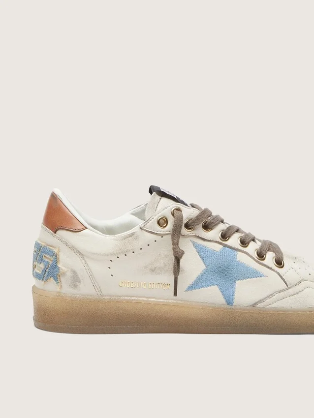 Ball Star LTD para mujer en cuero blanco con estrella bordada en azul claro