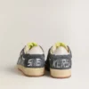 Ball Star LTD para mujer en gamuza azul claro con estrella y lengüeta del talón de cuero blanco lechoso