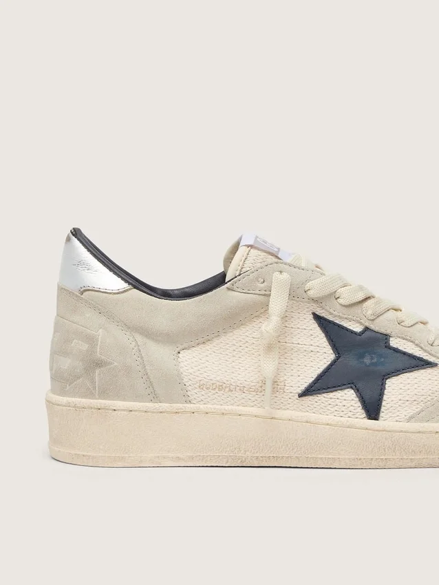 Ball Star LTD para mujer en gamuza gris con estrella azul e inserciones de crochet color crema