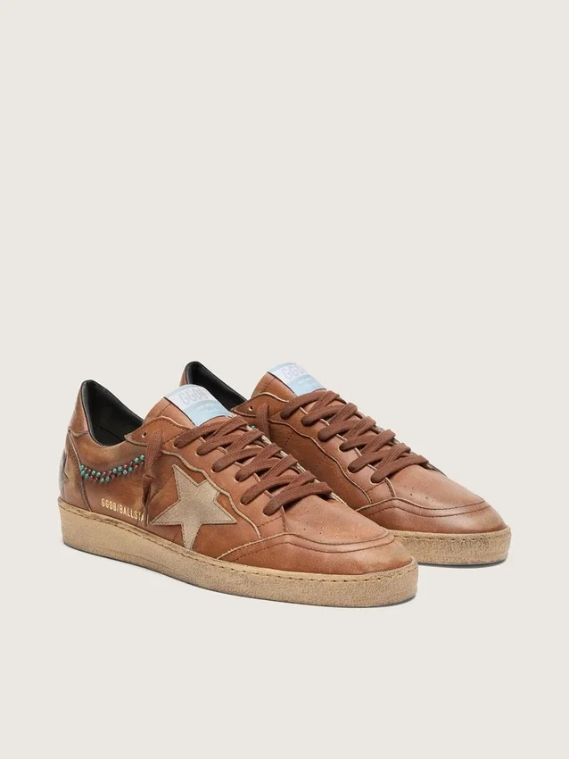 Ball Star para hombre en cuero marrón con estrella de gamuza beige y cuentas