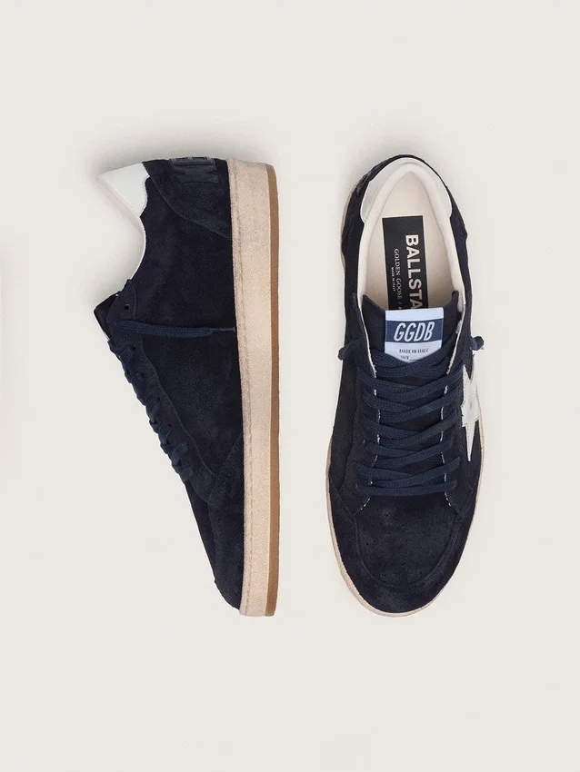 Ball Star para hombre en gamuza azul oscuro con estrella de cuero blanco