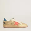 Ball Star para hombre en gamuza beige con estrella de cuero color coral y lengüeta del talón de napa azul