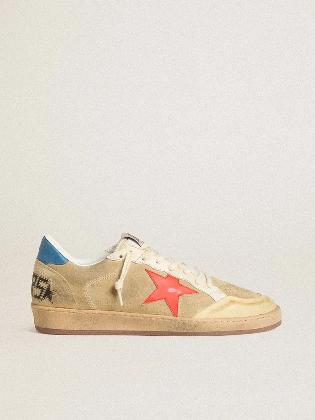 Ball Star para hombre en gamuza beige con estrella de cuero color coral y lengüeta del talón de napa azul