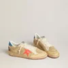 Ball Star para hombre en gamuza beige con estrella de cuero color coral y lengüeta del talón de napa azul