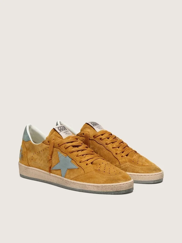 Ball Star para hombre en gamuza ocre con estrella de cuero y lengüeta del talón de gamuza azul claro
