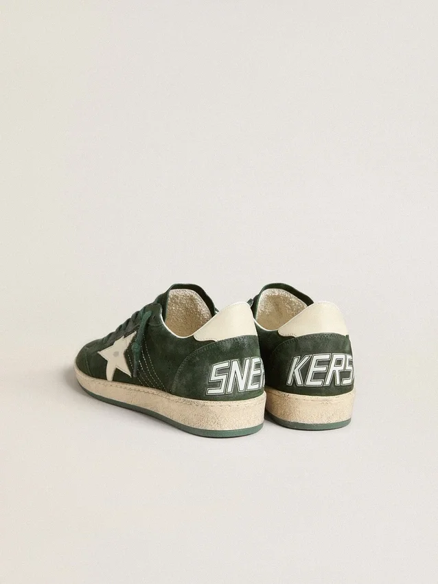 Ball Star para hombre en gamuza verde con estrella de cuero blanco y lengüeta en el talón