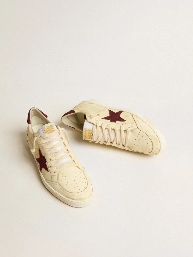 Ball Star para hombre en napa beige con estrella de malla burdeos y lengüeta en el talón