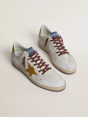Ball Star para hombre en piel napa blanca con estrella y lengüeta en el talón de piel con estampado animal amarillo