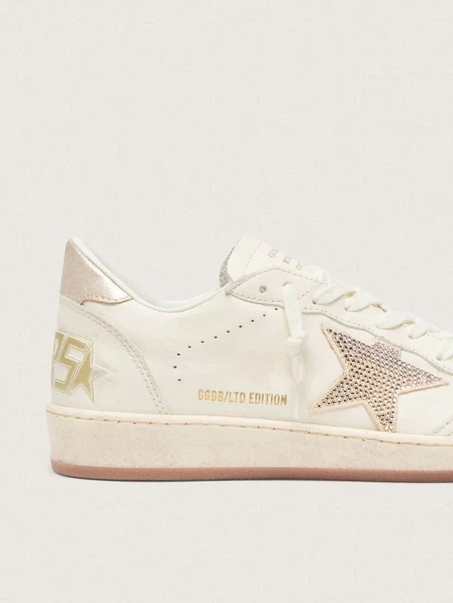 Ball Star para mujer en cuero blanco con estrella de cristal y lengüeta metálica en el talón