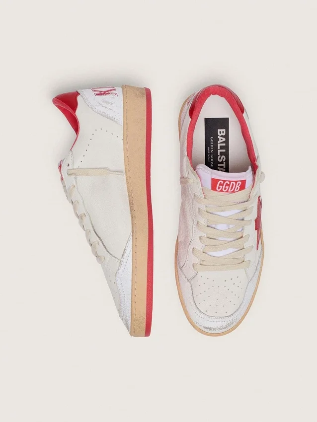 Ball Star para mujer en cuero blanco con estrella roja y lengüeta en el talón