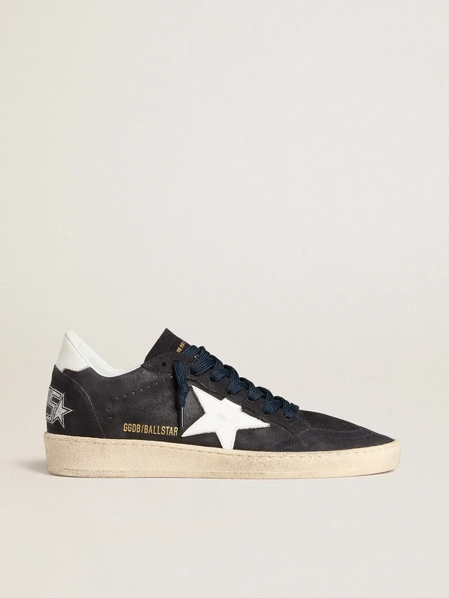 Ball Star para mujer en gamuza azul oscuro con estrella y lengüeta en el talón de cuero