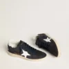 Ball Star para mujer en gamuza azul oscuro con estrella y lengüeta en el talón de cuero