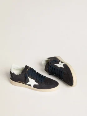 Ball Star para mujer en gamuza azul oscuro con estrella y lengüeta en el talón de cuero