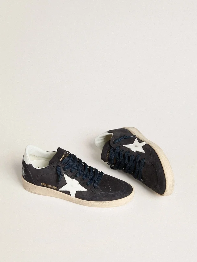 Ball Star para mujer en gamuza azul oscuro con estrella y lengüeta en el talón de cuero