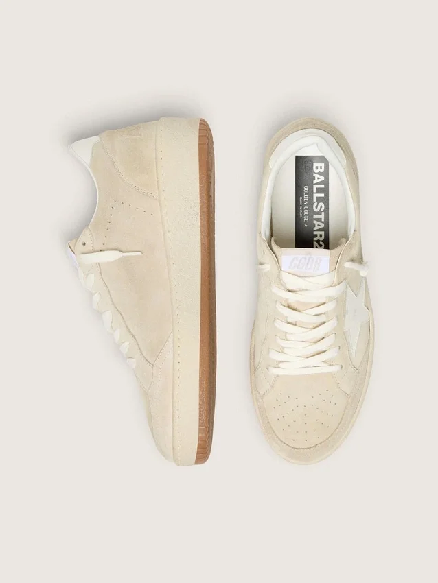Ball Star para mujer en gamuza beige con estrella y lengüeta del talón de cuero blanco
