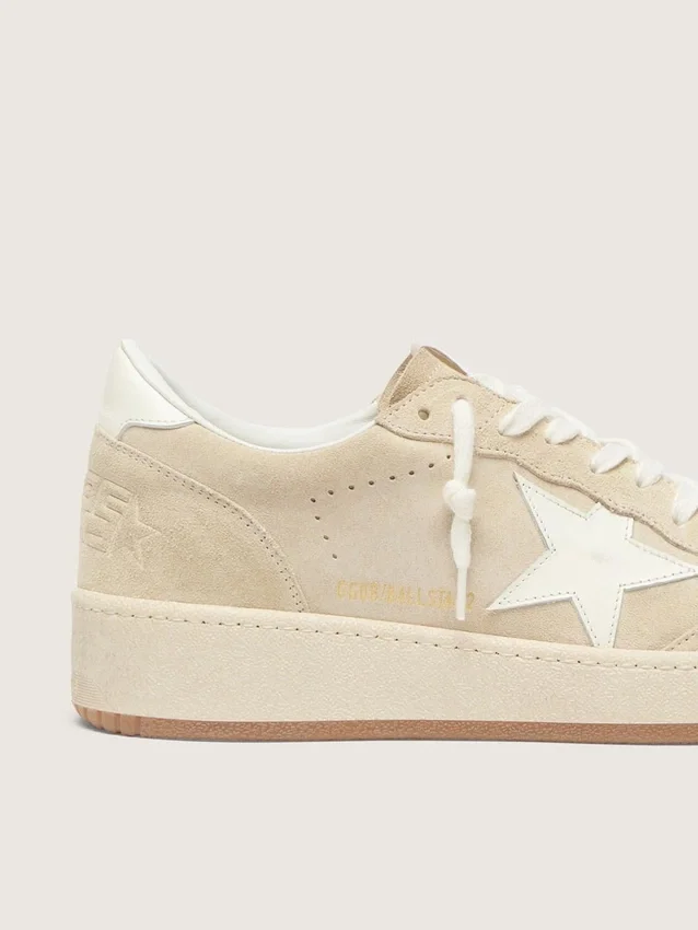 Ball Star para mujer en gamuza beige con estrella y lengüeta del talón de cuero blanco