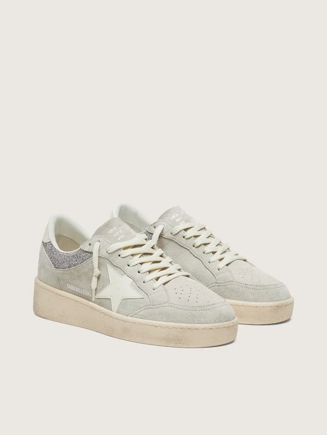Ball Star para mujer en gamuza gris claro con inserciones de estrella y purpurina
