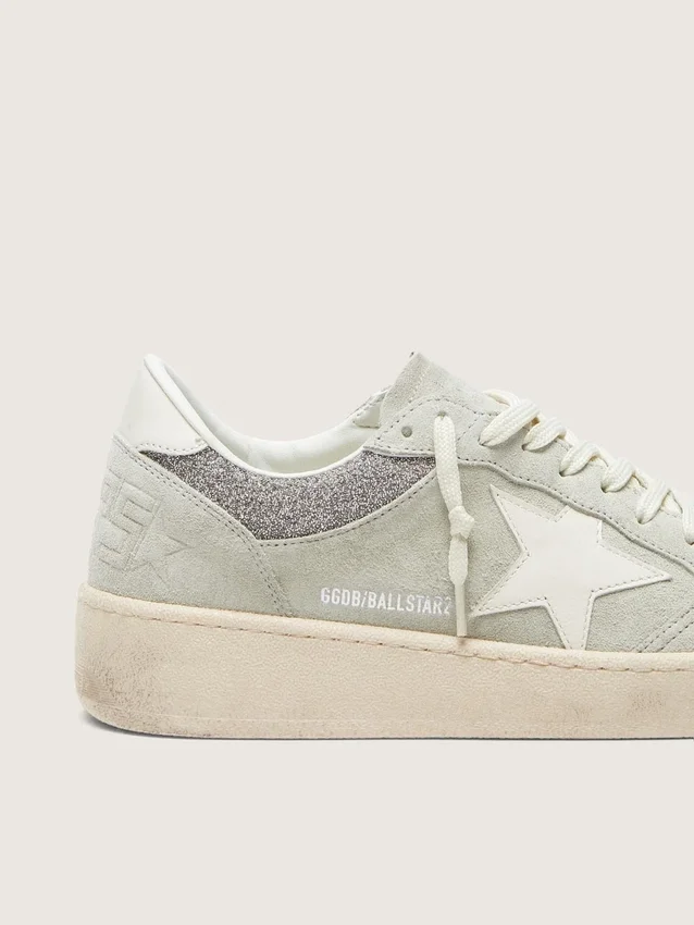 Ball Star para mujer en gamuza gris claro con inserciones de estrella y purpurina