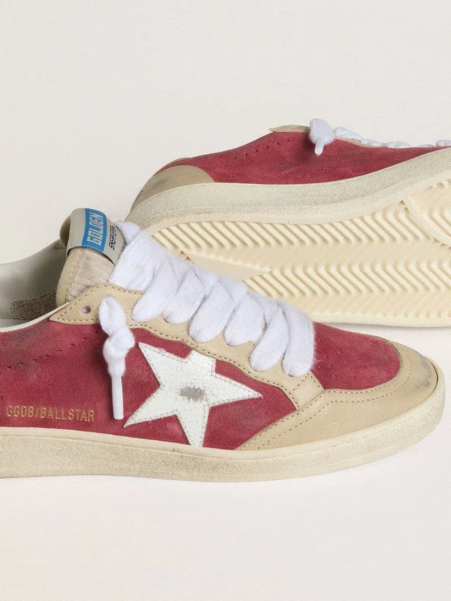 Ball Star para mujer en gamuza roja con estrella de gamuza blanca con efecto craquelado y lengüeta del talón de cuero platino