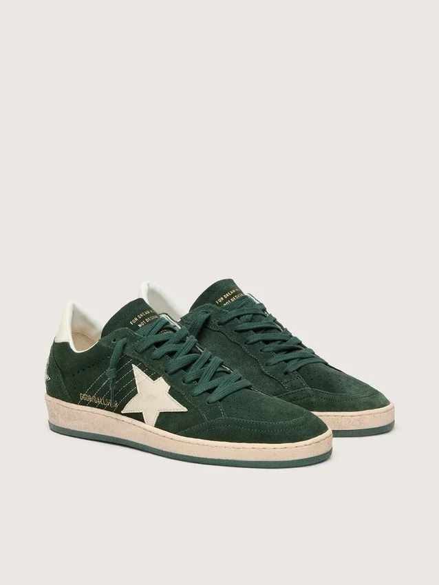 Ball Star para mujer en gamuza verde con estrella de cuero blanco y lengüeta en el talón