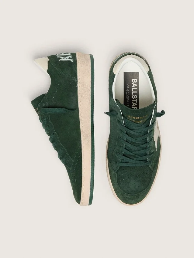 Ball Star para mujer en gamuza verde con estrella de cuero blanco y lengüeta en el talón
